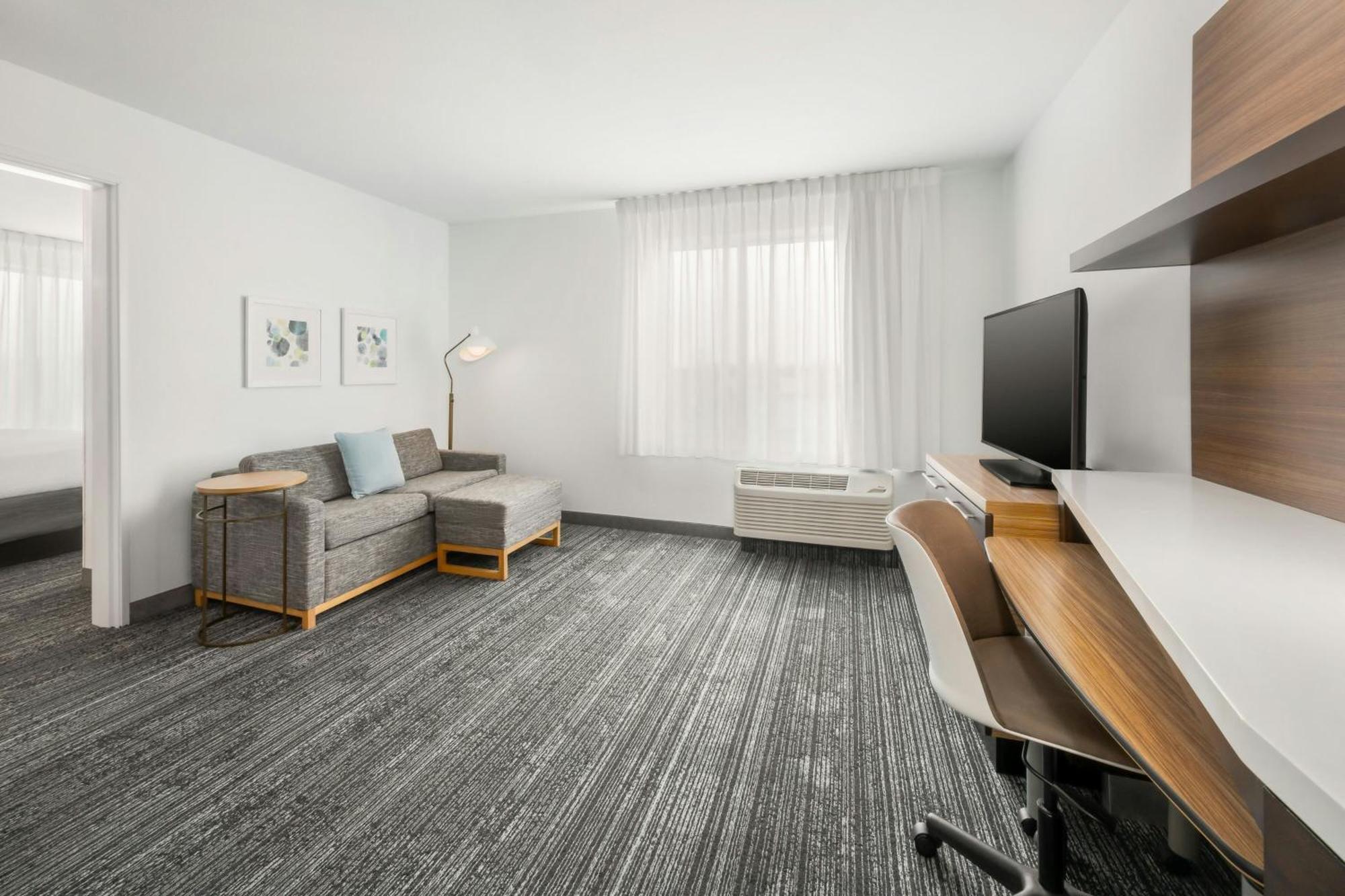 Towneplace By Marriott Eastchase Hotel 3*